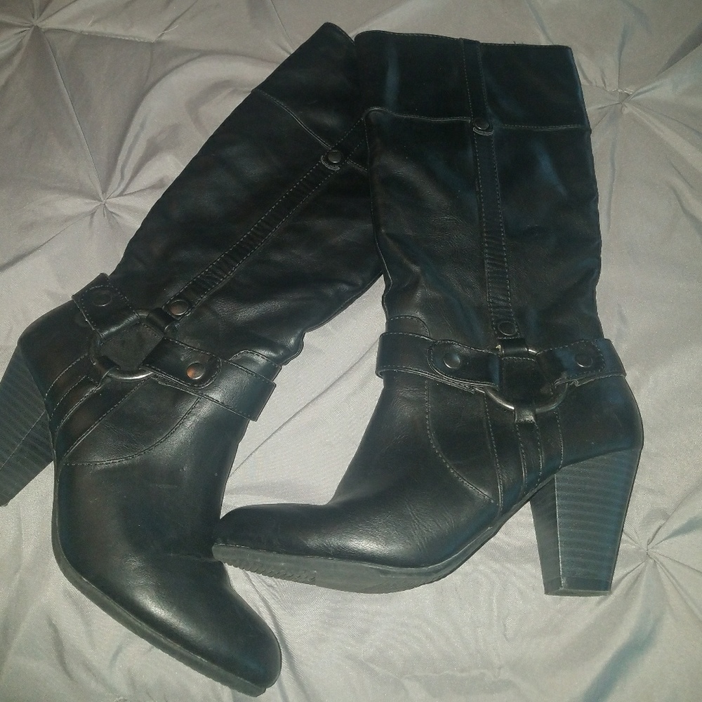 CUTE AEO BOOTS